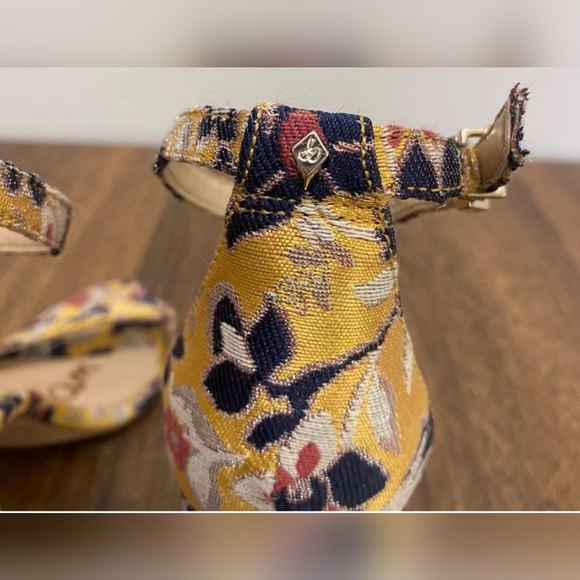 Sam Edelman Yaro Floral Dress Sandal SZ 10 Gatsby Yellow Jacquard Ankle Strap - Picture 3 of 12